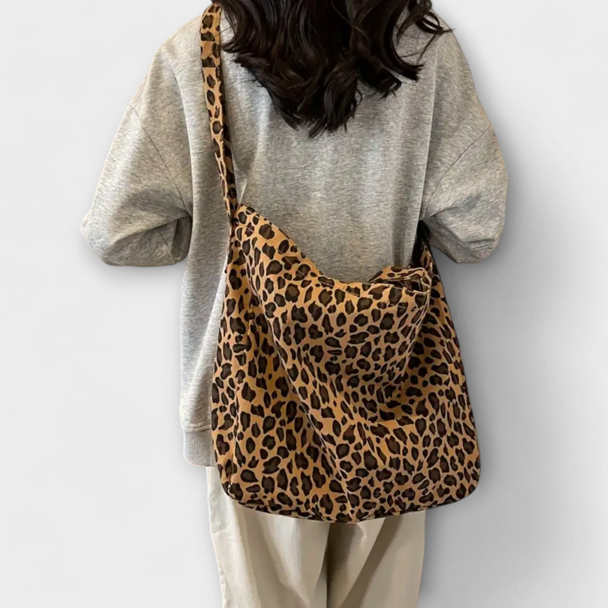 Chic Leopard Print Tote Bag
